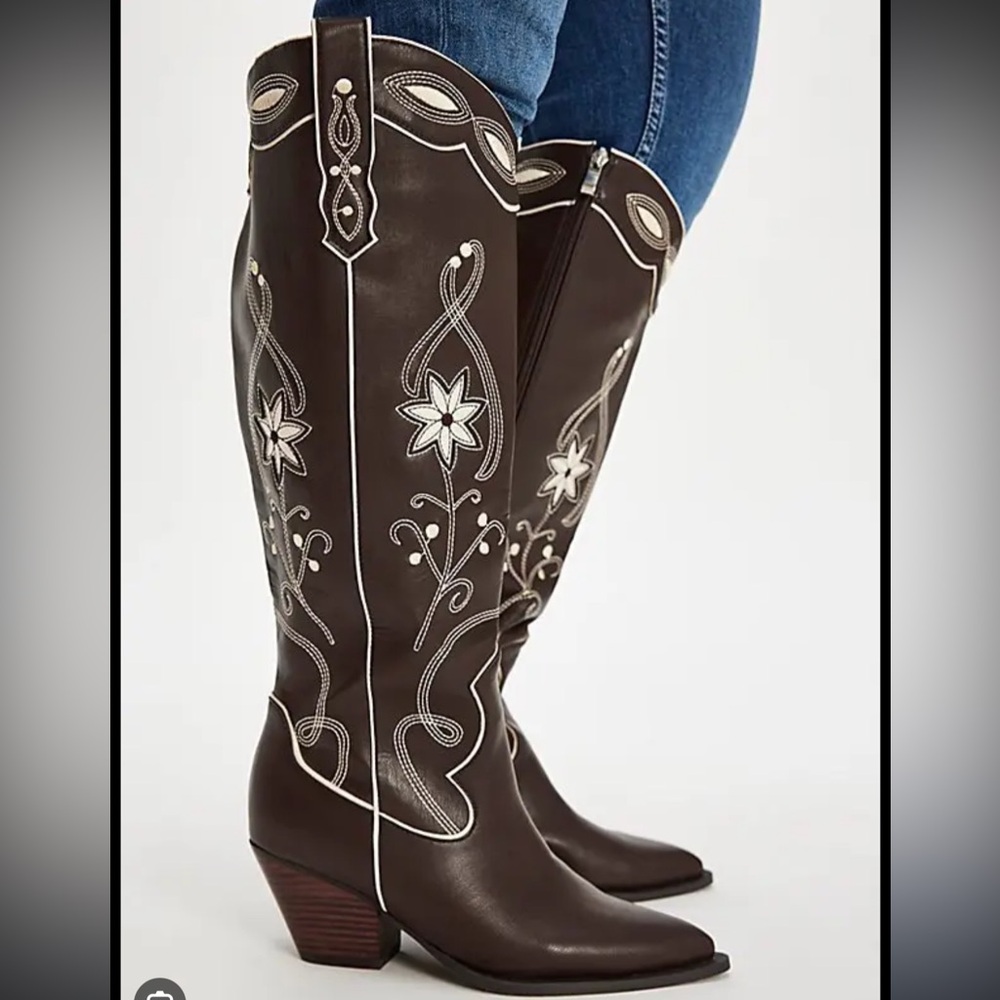 Billini Extended Curve Aviva Boot